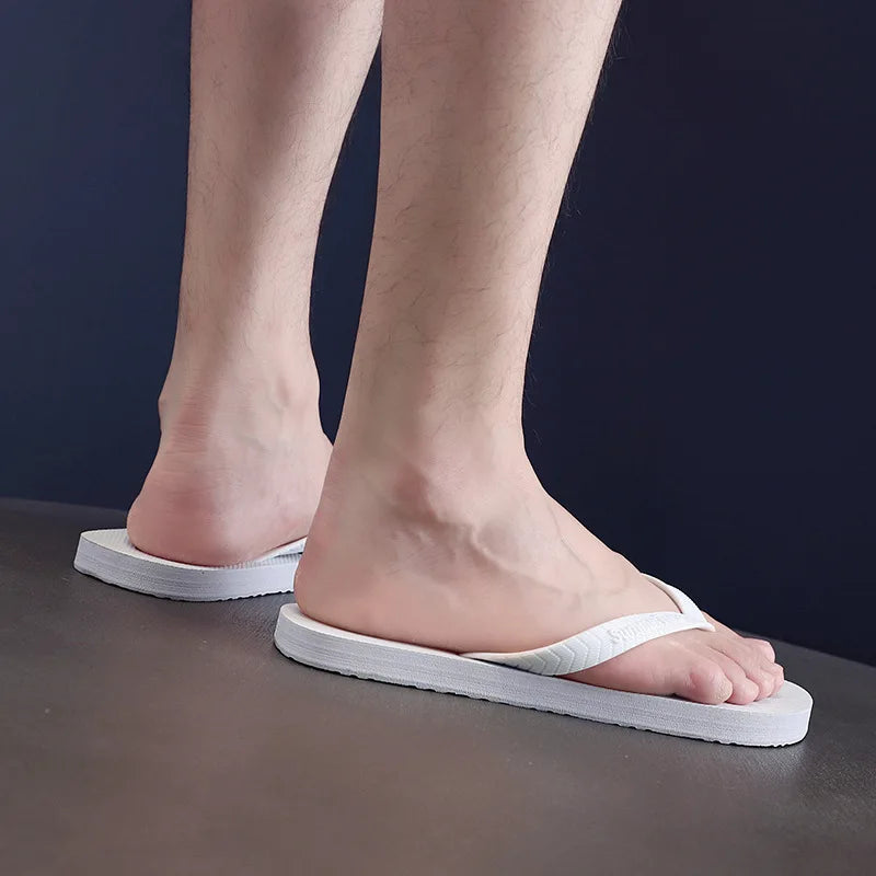 Chanclas antideslizantes para hombre, sandalias de playa ligeras informales de Corea para exteriores, zapatillas para el hogar, chanclas para estudiantes, novedad de 2022