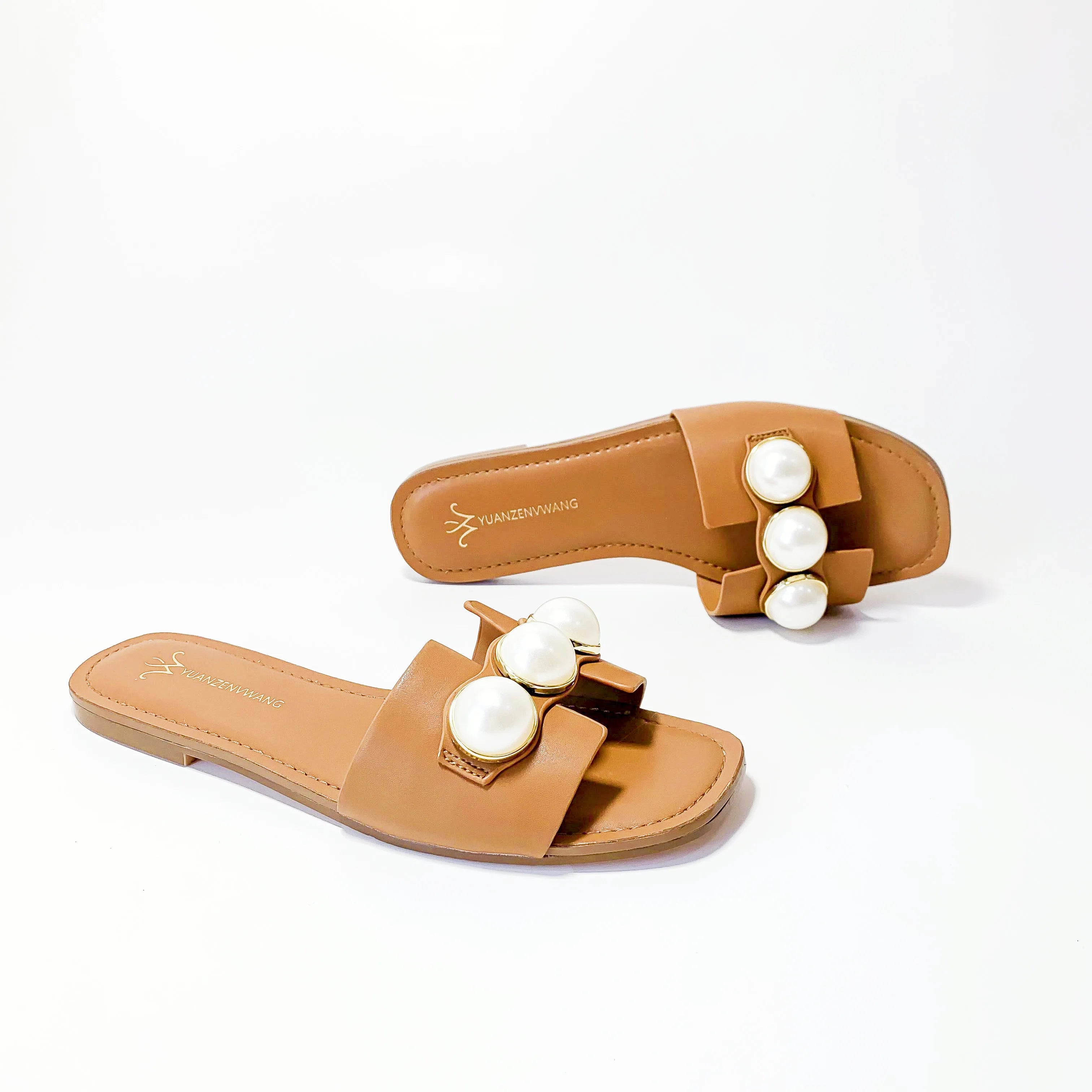 2021 New Wholesale Womens Shoes Summer Pearl Beach slippers European and American H-button Flat Bottomed Open Toe Sandals