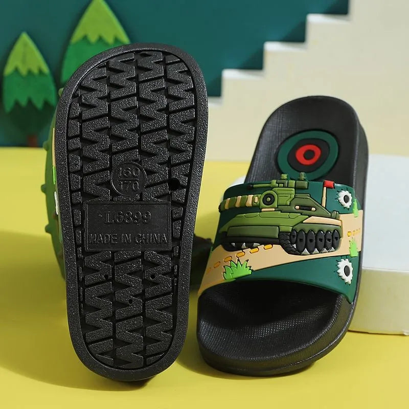 Zapatillas sin mangas de dibujos animados de verano para niños y niñas, chanclas de Pvc para el hogar, sandalias de playa antideslizantes para niños grandes de 3 a 14 años