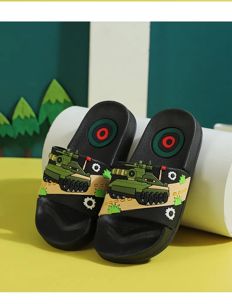 Zapatillas sin mangas de dibujos animados de verano para niños y niñas, chanclas de Pvc para el hogar, sandalias de playa antideslizantes para niños grandes de 3 a 14 años