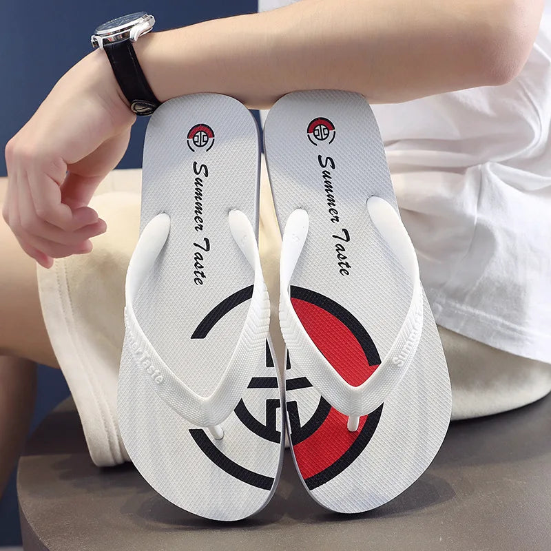 Chanclas antideslizantes para hombre, sandalias de playa ligeras informales de Corea para exteriores, zapatillas para el hogar, chanclas para estudiantes, novedad de 2022