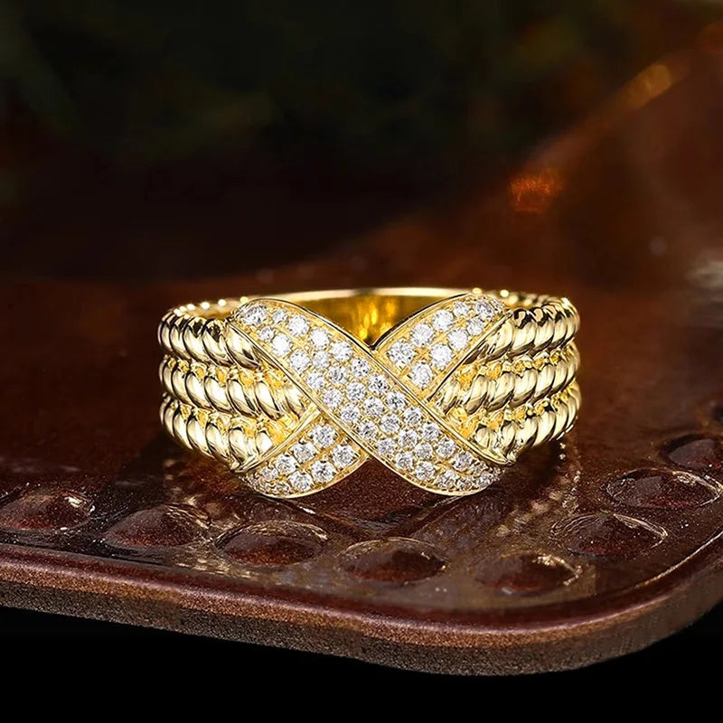 Luxury Women's Yellow Gold Diamond Ring Round Brilliant Cut Natural G Color Engagement Jewelry T0741