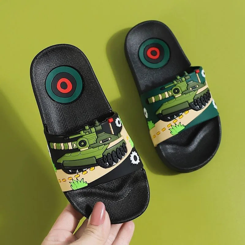Zapatillas sin mangas de dibujos animados de verano para niños y niñas, chanclas de Pvc para el hogar, sandalias de playa antideslizantes para niños grandes de 3 a 14 años