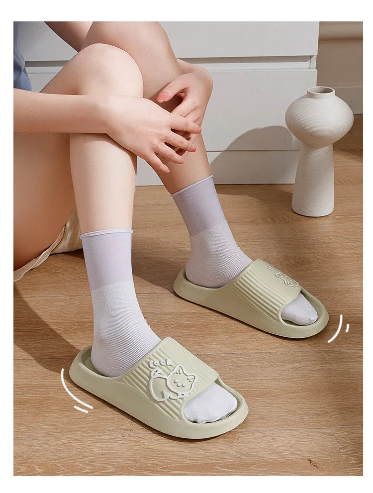 Zapatillas de baño con plataforma gruesa para mujer, chanclas antideslizantes de dibujos animados de gato, sandalias de playa de verano, zapatos de interior, 2023