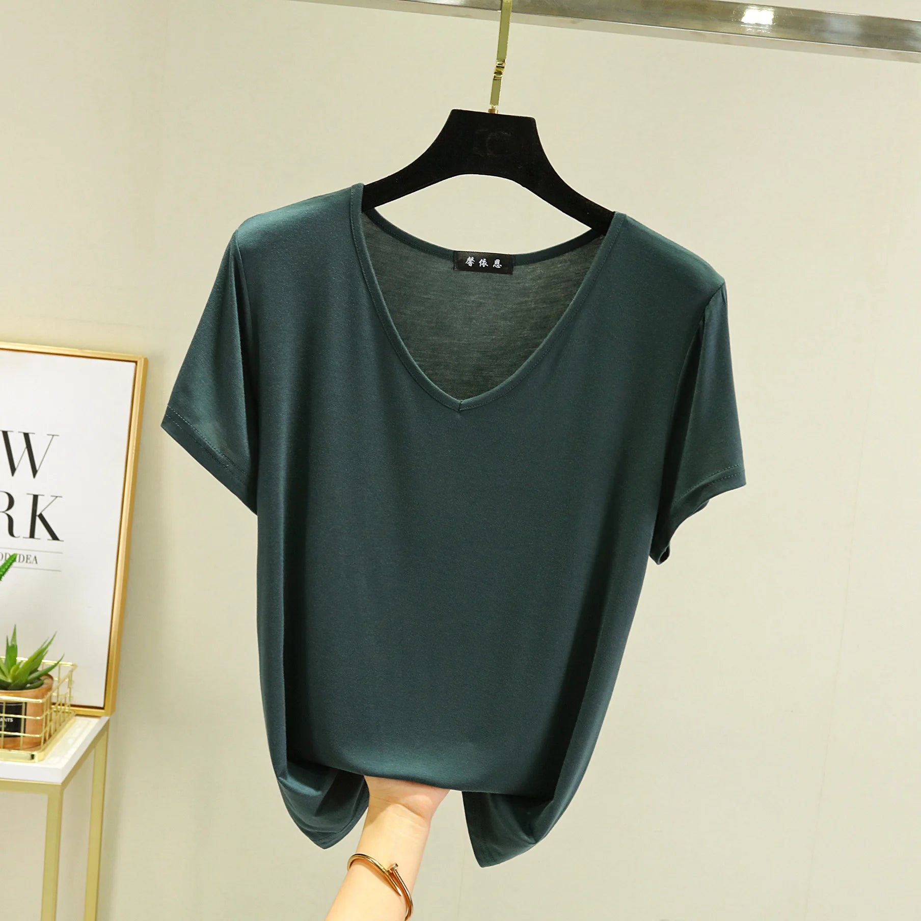 Camiseta de Modal con cuello en V para mujer, camisetas de fondo fino, camisetas holgadas de talla grande, ropa de calle, Top básico