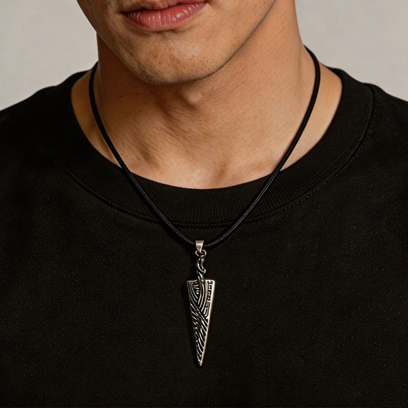 Juego de 2 llaveros y collares de Hollow Knight con colgante de hueso, cadena de cuerda negra, para hombres y mujeres, coleccionable para fans del juego
