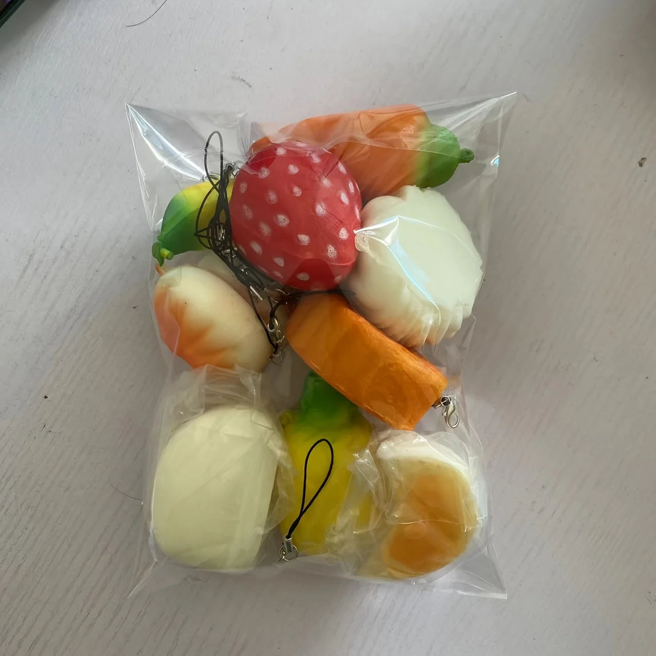 Nuevo 10 Uds. Juguete Squishies medio Mini juguetes de pan suave llave pastel de plátano tostada juguete blando juguetes Kawaii paquete blando juguete al azar