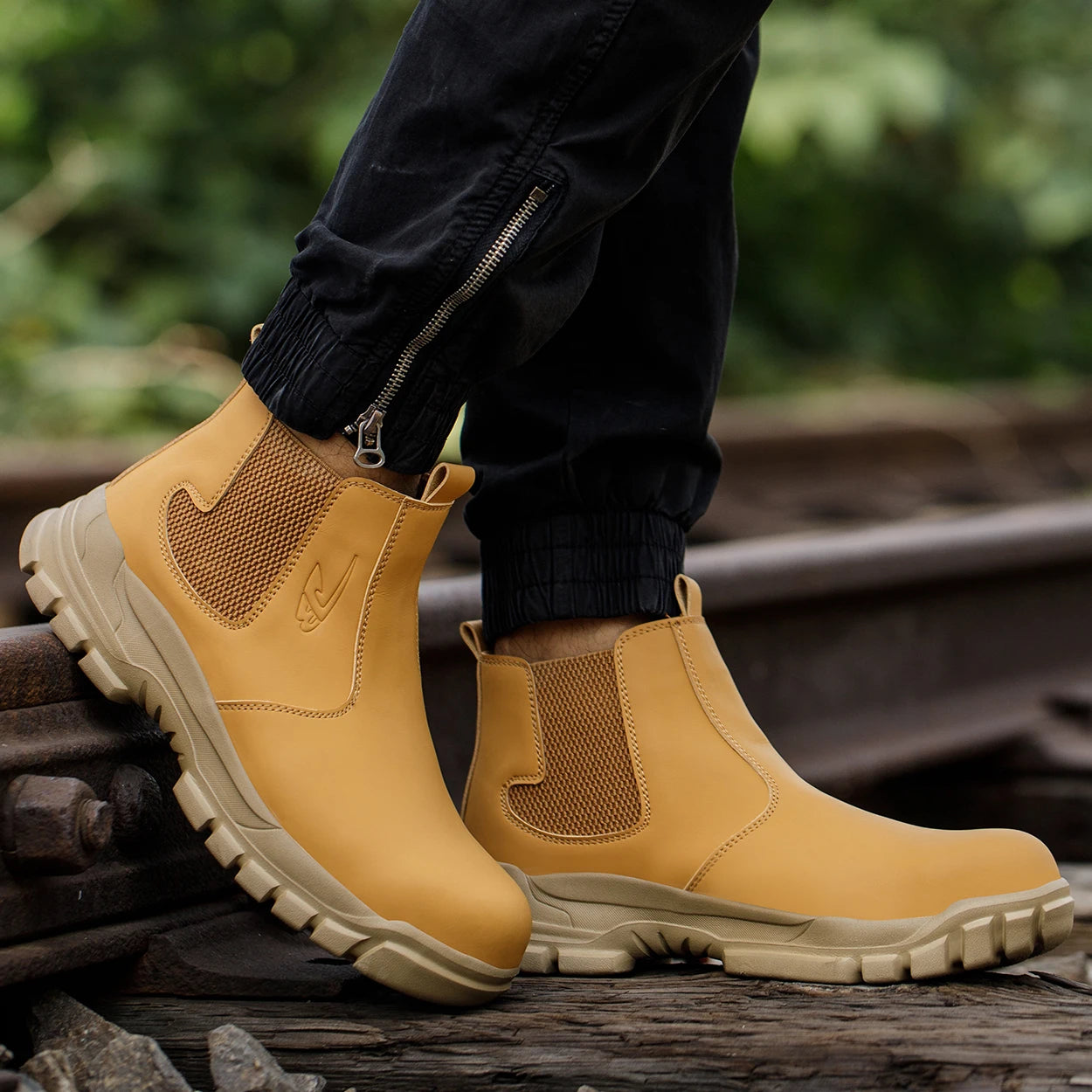 Botas de trabajo de seguridad impermeables para hombre, zapatos con punta de acero, botas tácticas de senderismo y aventura al aire libre, antiimpacto y antipinchazos