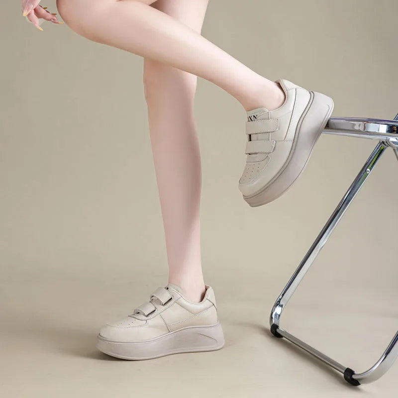 DRKANOL, zapatos de plataforma con suela gruesa y aumento de altura, zapatillas informales de cuero genuino para mujer, zapatos de tabla con gancho y bucle para mujer, color blanco