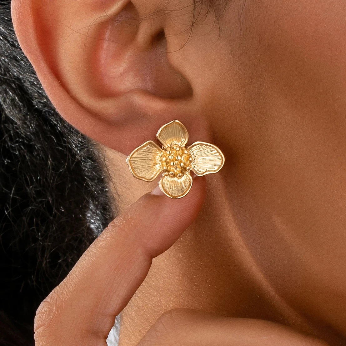 Pendientes de moda para mujer, estilo bohemio, pendientes de flores tridimensionales en verde, morado, blanco y dorado, pendientes elegantes y sencillos adecuados para uso diario y para vacaciones, sin caja