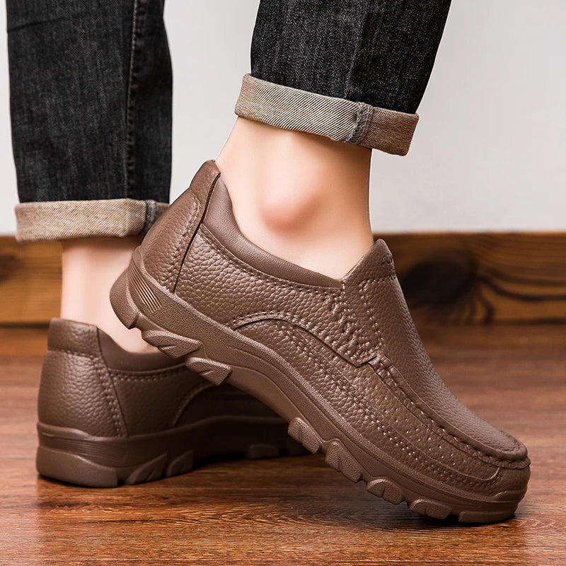 Zapatos de chef para hombre, zapatos de trabajo de cocina impermeables y a prueba de aceite, ultraligeros, antideslizantes, de suela blanda EVA, informales, para jardín