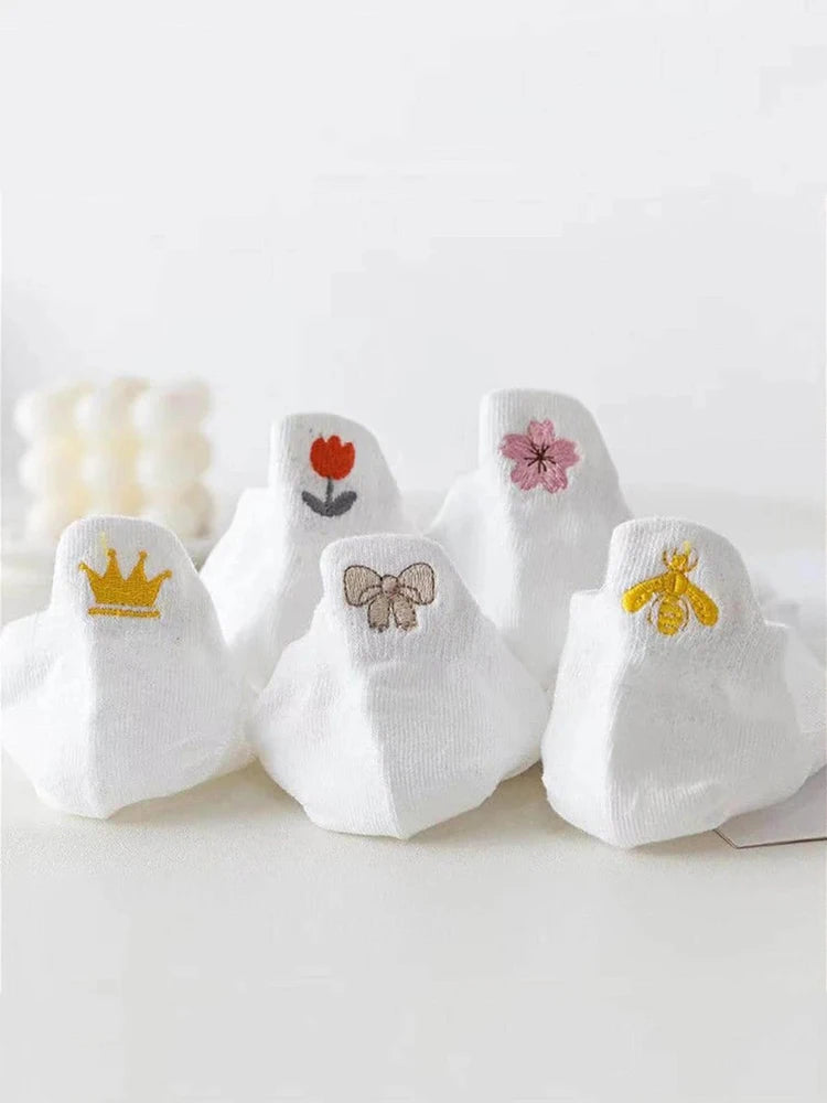 5 pares de calcetines cortos de dibujos animados para mujer, calcetines bonitos y versátiles a la moda con patrón de flores, calcetines transpirables suaves e informales que absorben el sudor