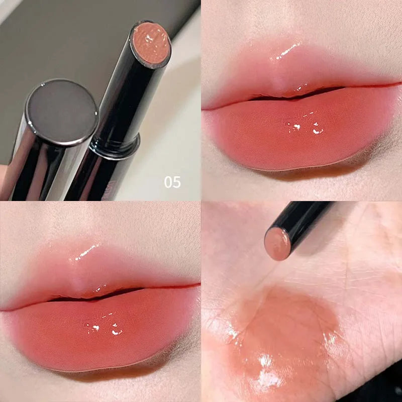 El lápiz labial de espejo tiene una textura suave, color rico y formación de película que no se seca ni se pega, labios hidratantes y Pouty
