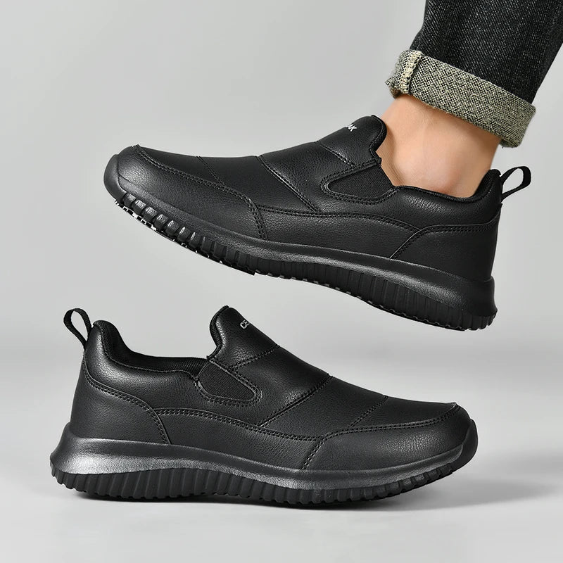 Zapatos de Chef de Hotel para las cuatro estaciones, antideslizantes, impermeables, a prueba de aceite, zapatos de trabajo de cocina, zapatillas ligeras y transpirables para caminar al aire libre para hombres