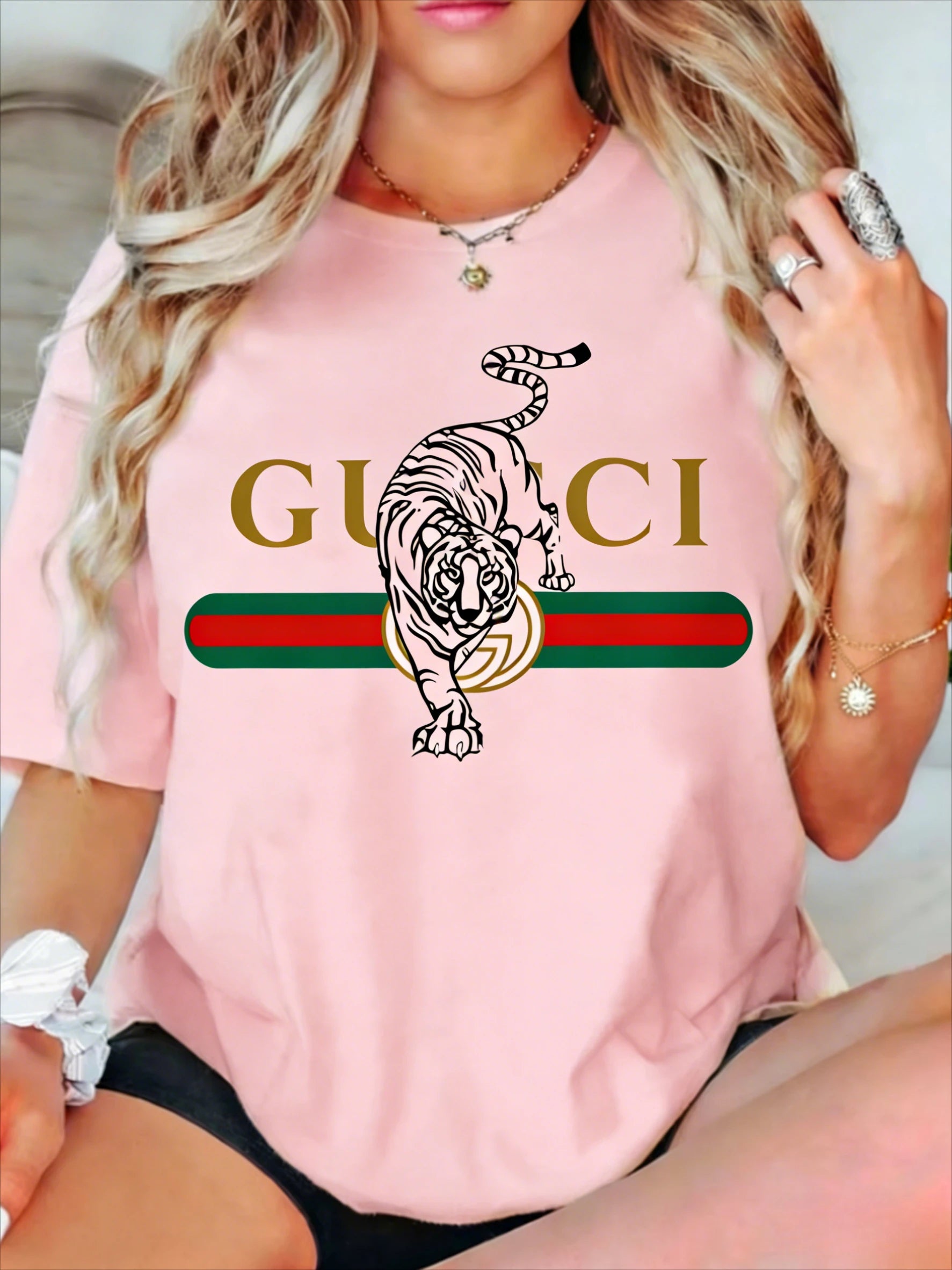 Camiseta de manga corta para mujer con estampado de letras, nueva colección 2026, estilo moderno, versátil y casual, de tejido grueso.
