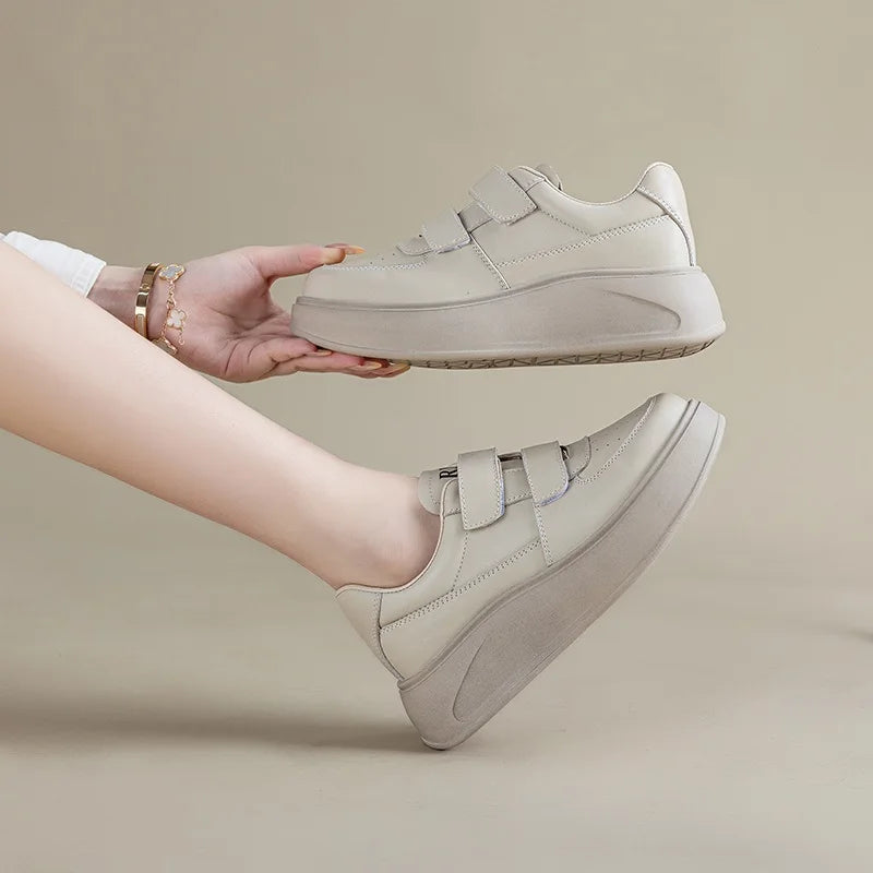 DRKANOL, zapatos de plataforma con suela gruesa y aumento de altura, zapatillas informales de cuero genuino para mujer, zapatos de tabla con gancho y bucle para mujer, color blanco