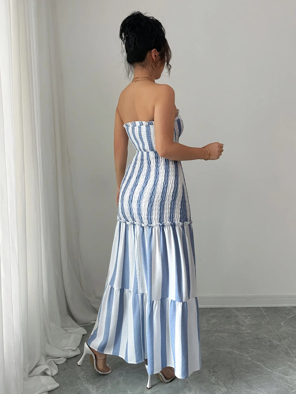 Vestido a Rayas de Moda con Hombros Descubiertos, Falda con Trenzas Delanteras, Elegante Vestido para Damas