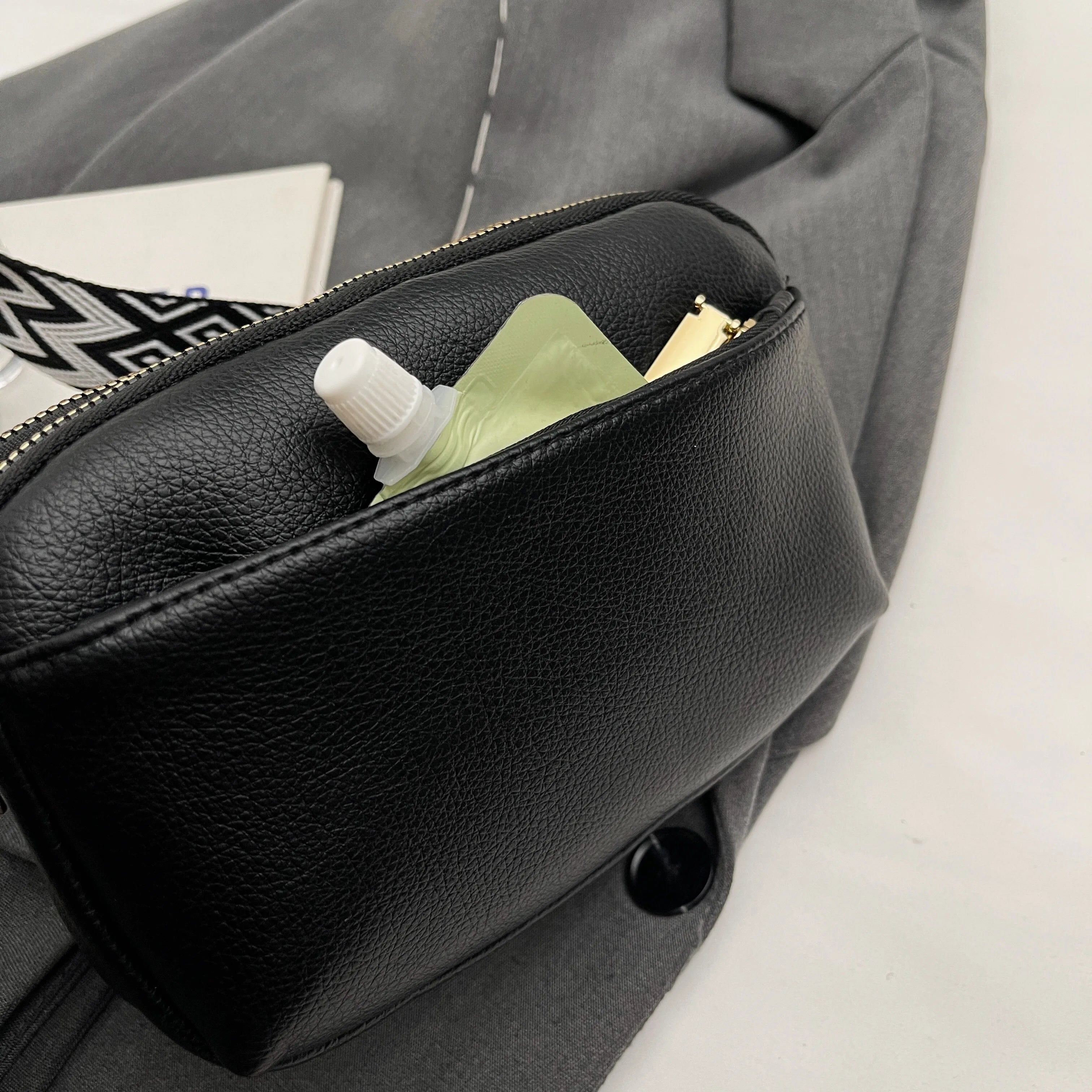 Bolso cruzado vegano elegante para mujer, bolso de hombro de PU minimalista y a la moda, compacto, espacioso, apto para teléfono
