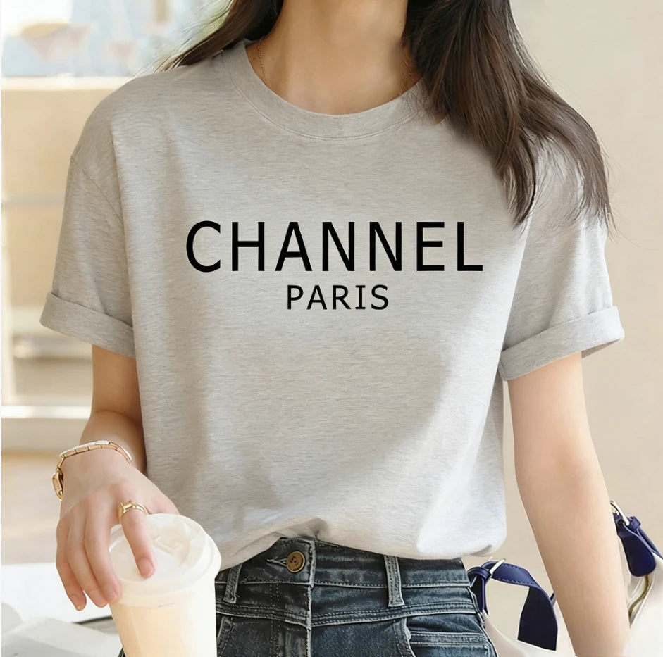 Camiseta de Marca de Lujo, Lavable a Máquina, Informal, Elegante, con Estampado Gráfico de CHANNEL, Cuello Redondo, Manga Corta, Ropa de Mujer