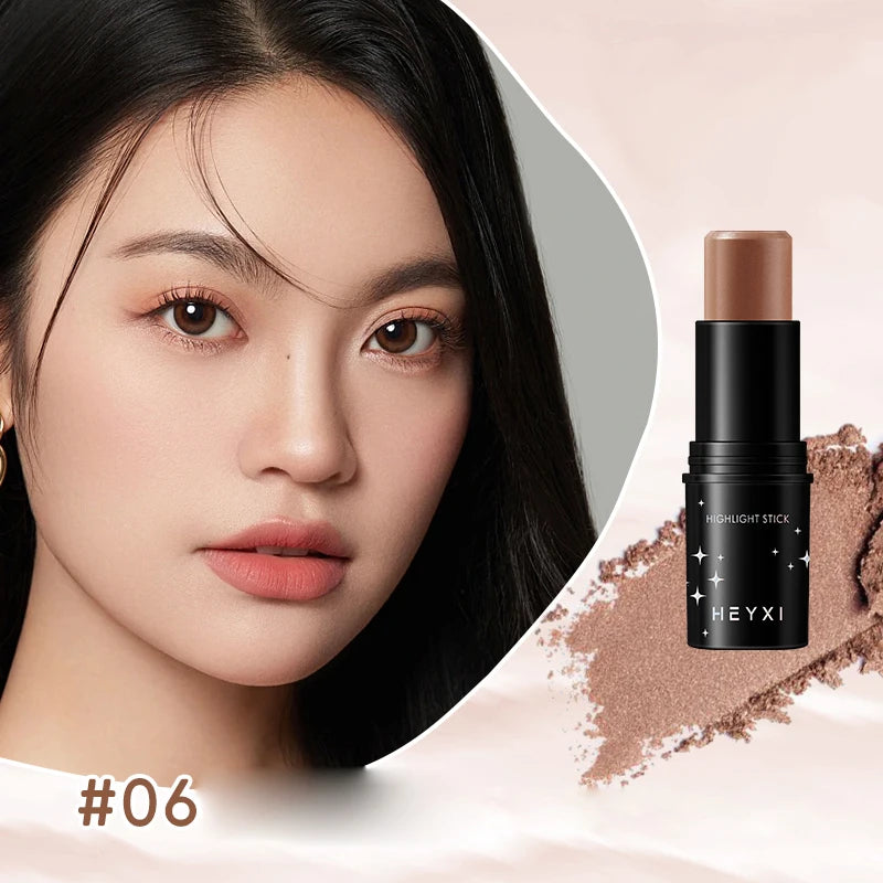 Barra de maquillaje de alto brillo, resistente al agua y al sudor, disponible en varios colores, con un aspecto natural tridimensional.