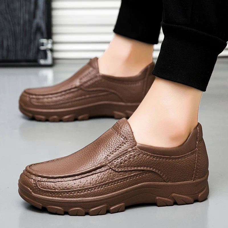 Zapatos de chef para hombre, zapatos de trabajo de cocina impermeables y a prueba de aceite, ultraligeros, antideslizantes, de suela blanda EVA, informales, para jardín