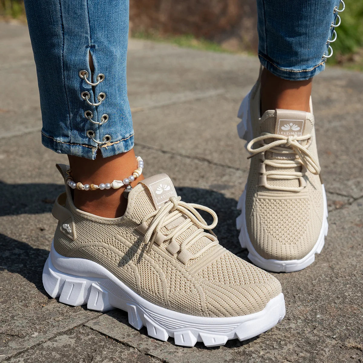 Zapatos de punto para mujer, zapatos ligeros y transpirables para mamá, talla grande, cómodos, antideslizantes, informales, suela plana, sin cordones, primavera 2025