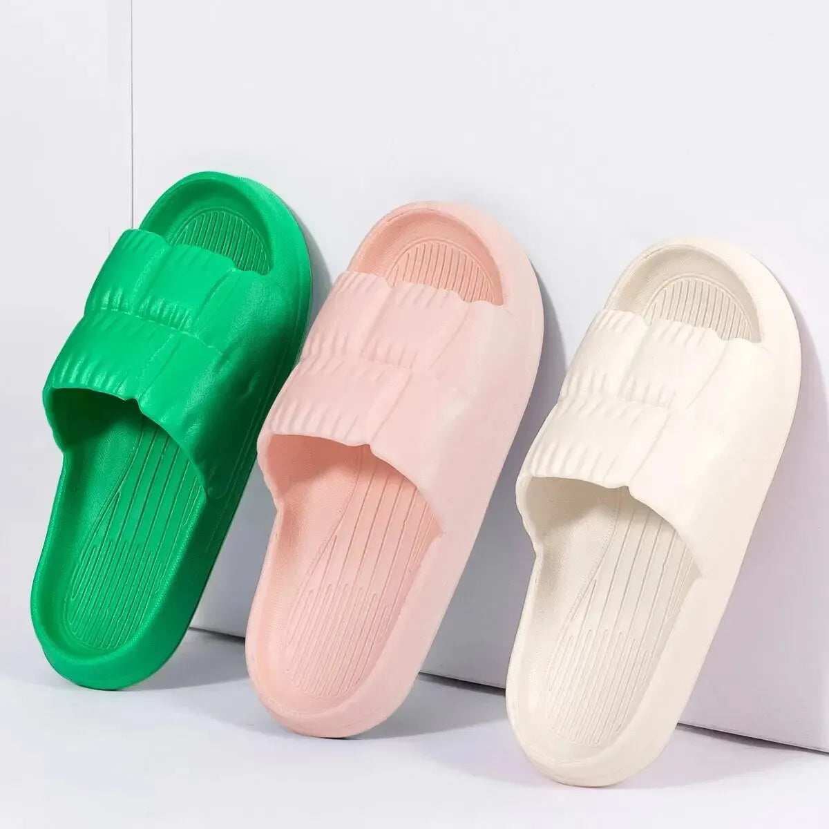 Zapatillas de nube de suela blanda para mujer, sandalias de playa para interiores y exteriores con plataforma gruesa, chanclas antideslizantes de EVA de verano