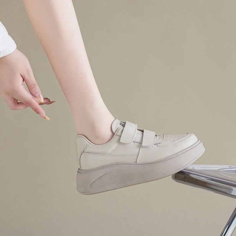DRKANOL, zapatos de plataforma con suela gruesa y aumento de altura, zapatillas informales de cuero genuino para mujer, zapatos de tabla con gancho y bucle para mujer, color blanco