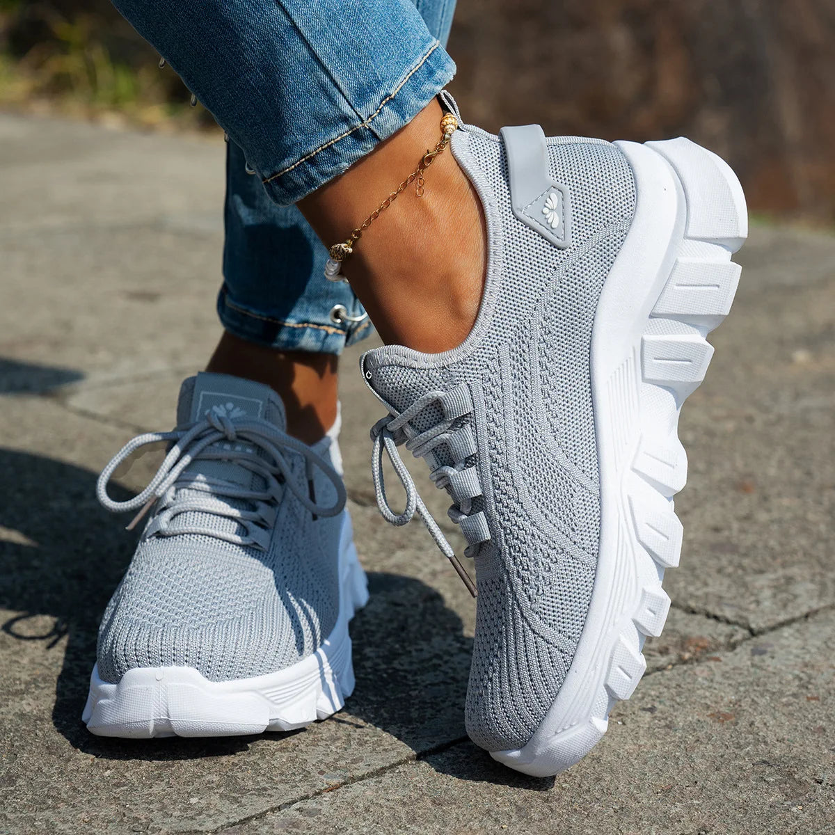 Zapatos de punto para mujer, zapatos ligeros y transpirables para mamá, talla grande, cómodos, antideslizantes, informales, suela plana, sin cordones, primavera 2025