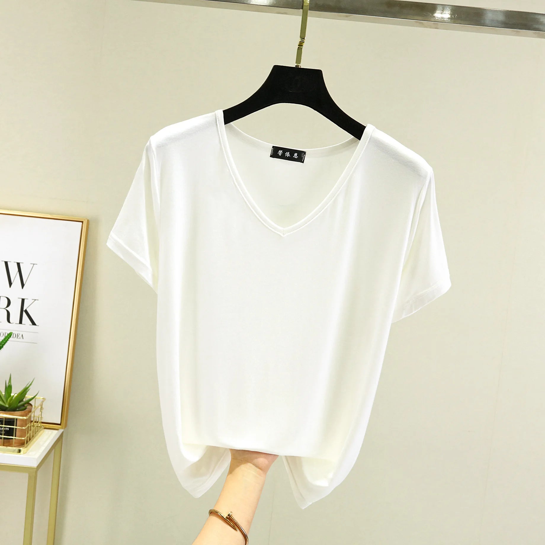 Camiseta de Modal con cuello en V para mujer, camisetas de fondo fino, camisetas holgadas de talla grande, ropa de calle, Top básico