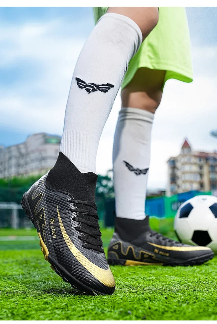 Zapatos de fútbol rosas a la moda para hombre, botas de fútbol ligeras profesionales con calcetín, zapatillas de fútbol originales antideslizantes para exteriores