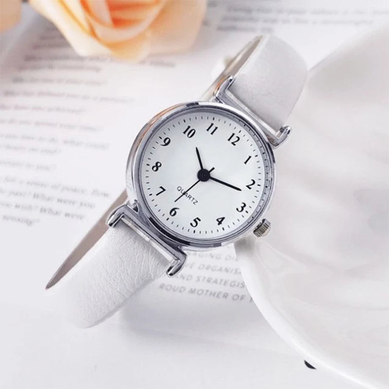 Reloj de pulsera de cuarzo para mujer con esfera pequeña a la moda, correa de cuero informal