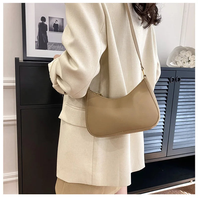 Bolso de mano de color sólido moderno y moderno, bolso cuadrado pequeño simple y nuevo, bolso para axila de un solo hombro elegante y de alta calidad