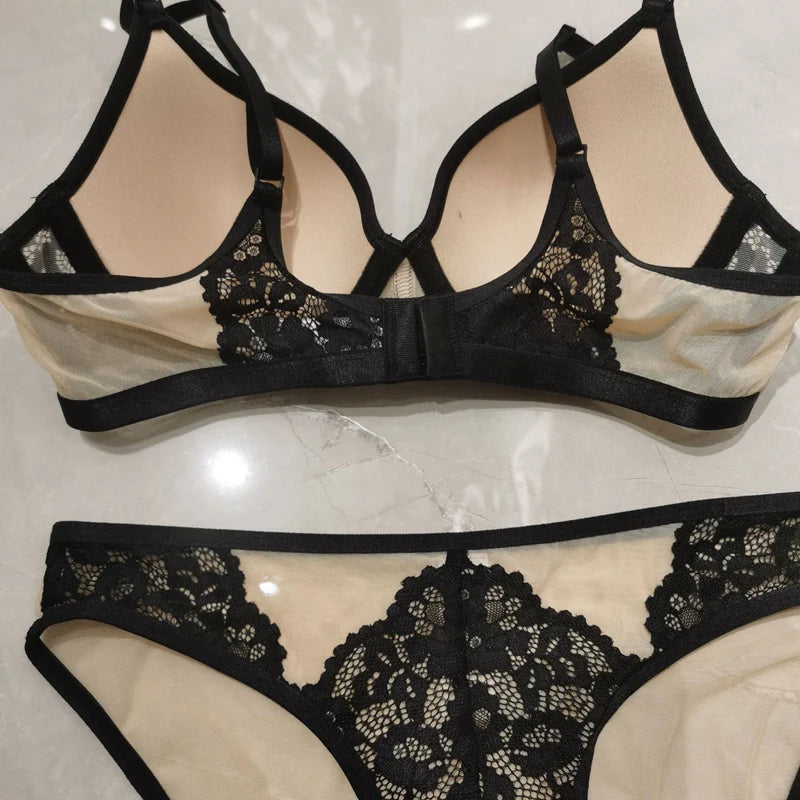 Conjunto de sujetador y bragas con forro fino de retazos de encaje sin espalda en U, ropa interior con realce, lencería hermosa para mujer, bragas de malla