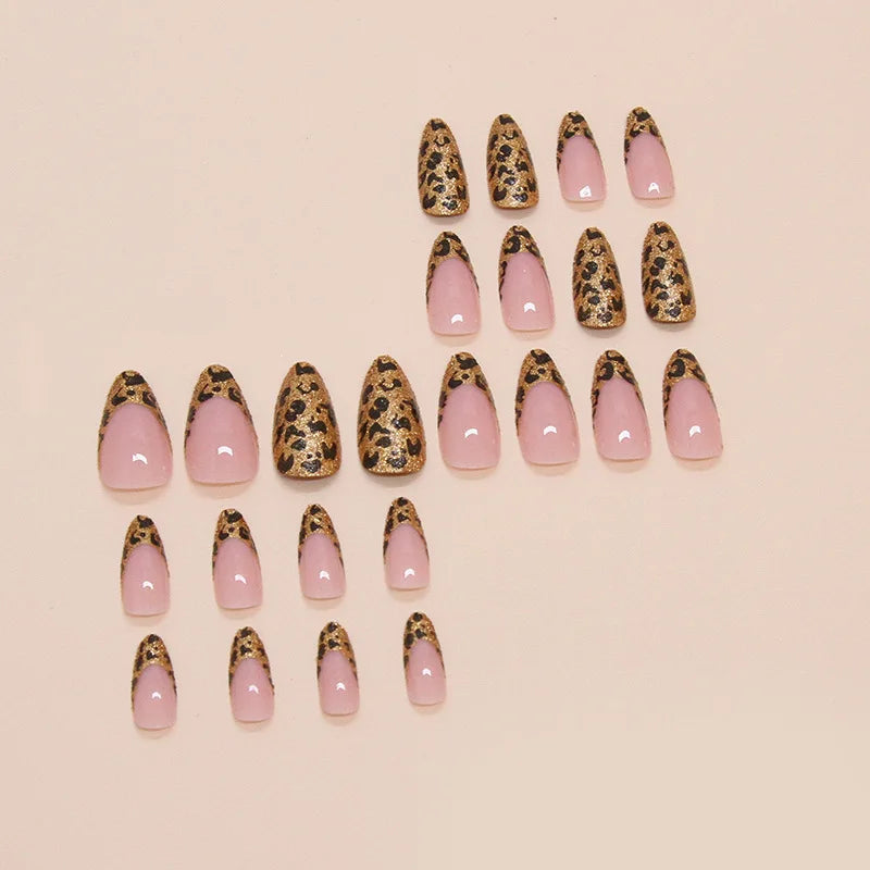 Uñas postizas negras con diseño de murciélago para Halloween, puntas de uñas decoradas con forma de almendra, con remaches y lazos, 24 unidades, uñas acrílicas reutilizables.
