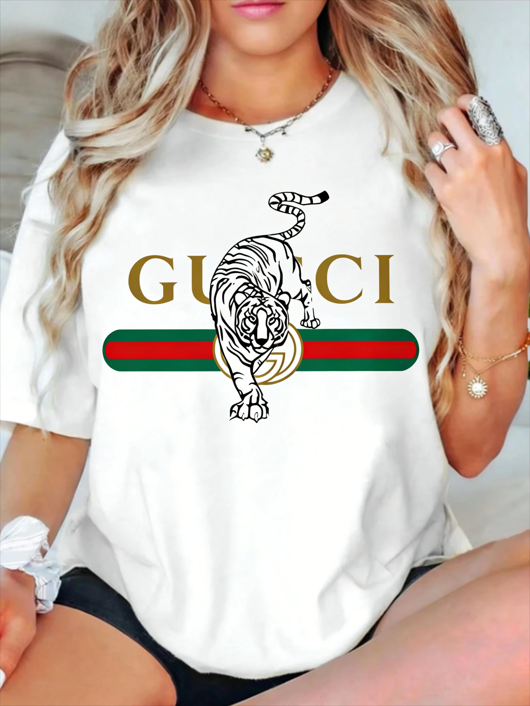 Camiseta de manga corta para mujer con estampado de letras, nueva colección 2026, estilo moderno, versátil y casual, de tejido grueso.