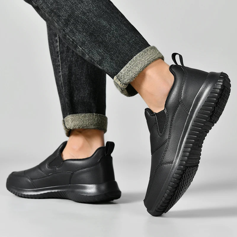 Zapatos de Chef de Hotel para las cuatro estaciones, antideslizantes, impermeables, a prueba de aceite, zapatos de trabajo de cocina, zapatillas ligeras y transpirables para caminar al aire libre para hombres