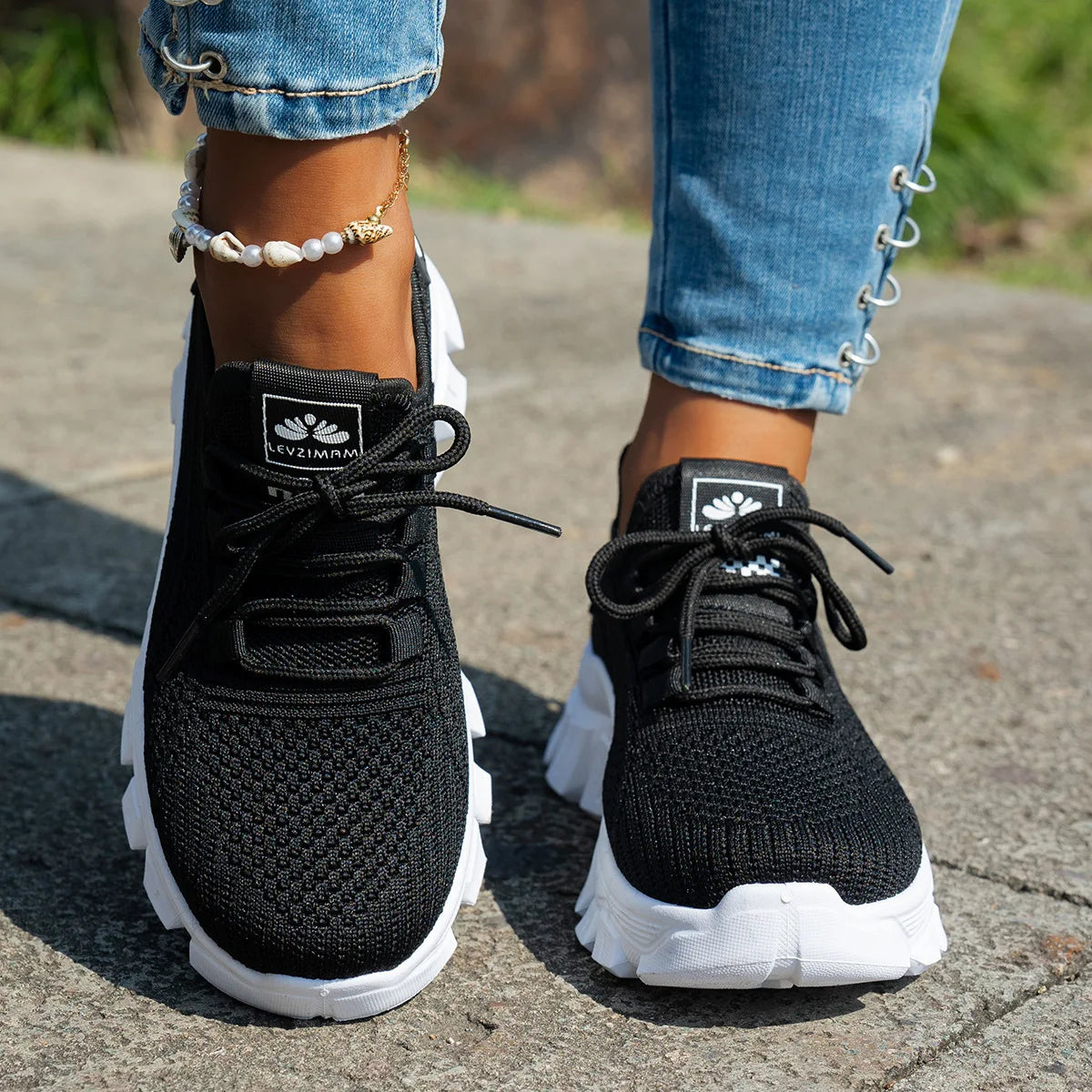 Zapatos de punto para mujer, zapatos ligeros y transpirables para mamá, talla grande, cómodos, antideslizantes, informales, suela plana, sin cordones, primavera 2025