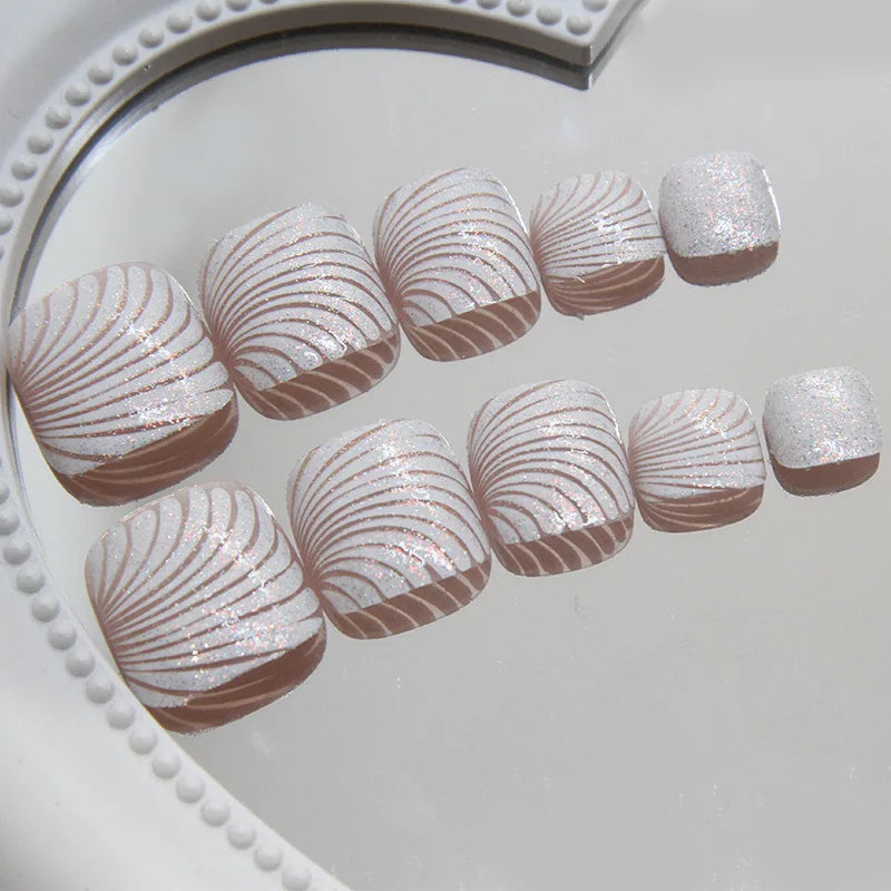 Patrón de concha, prensa en uñas, puntas de uñas postizas con pegatina, diseño de uña postiza, mariposa, chica encantadora, uña postiza