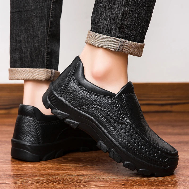 Zapatos de chef para hombre, zapatos de trabajo de cocina impermeables y a prueba de aceite, ultraligeros, antideslizantes, de suela blanda EVA, informales, para jardín