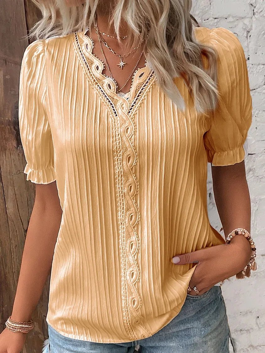 Camiseta nueva de verano para mujer, camiseta Sexy lisa con cuello en V, camisa de manga corta hueca, blusa de talla grande con empalme a la moda, ropa de calle holgada