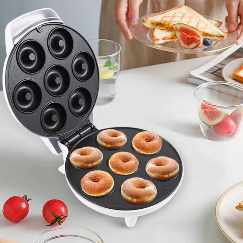 Mini máquina para hacer rosquillas, superficie antiadherente para niños, desayuno, aperitivos, postres, hace 7 donuts, electrodomésticos de Color blanco