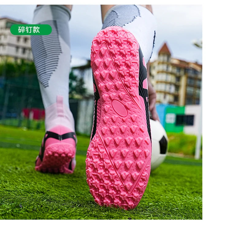 Zapatos de fútbol rosas a la moda para hombre, botas de fútbol ligeras profesionales con calcetín, zapatillas de fútbol originales antideslizantes para exteriores