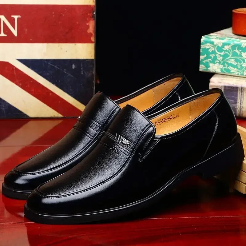 Zapatos formales de cuero para hombre, mocasines de marca de lujo 2023, mocasines de vestir, zapatos de conducción negros sin cordones transpirables de talla grande 38-44
