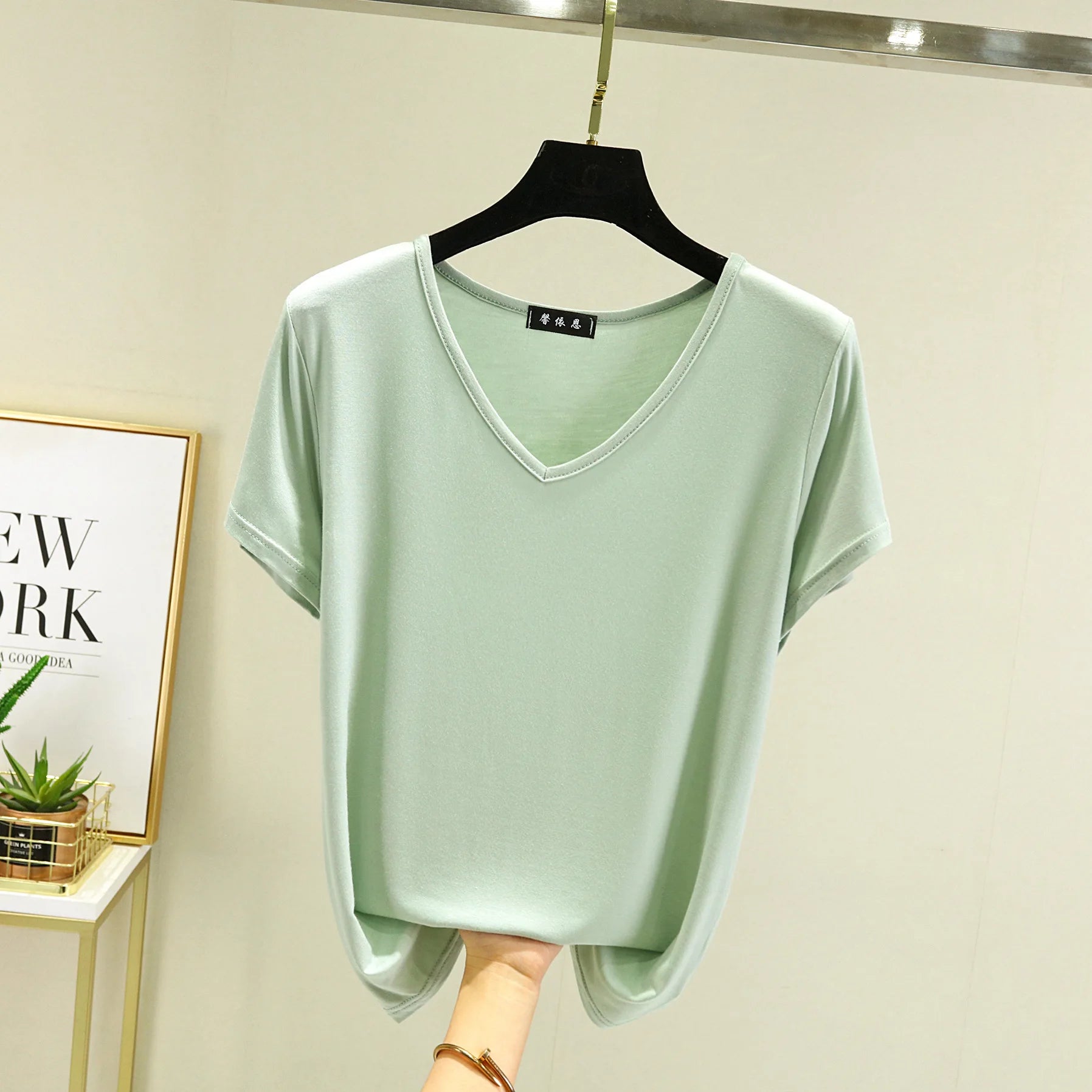 Camiseta de Modal con cuello en V para mujer, camisetas de fondo fino, camisetas holgadas de talla grande, ropa de calle, Top básico