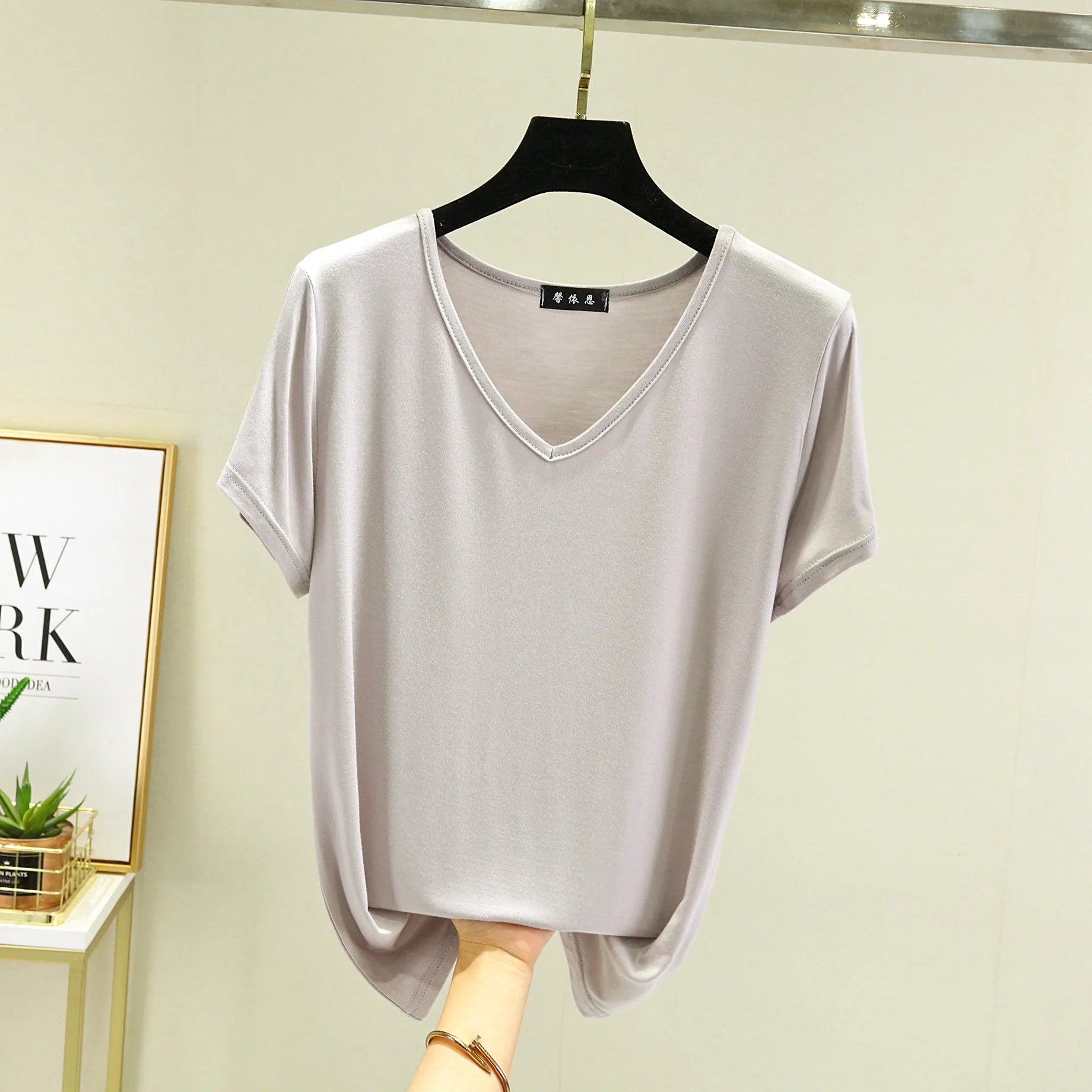 Camiseta de Modal con cuello en V para mujer, camisetas de fondo fino, camisetas holgadas de talla grande, ropa de calle, Top básico