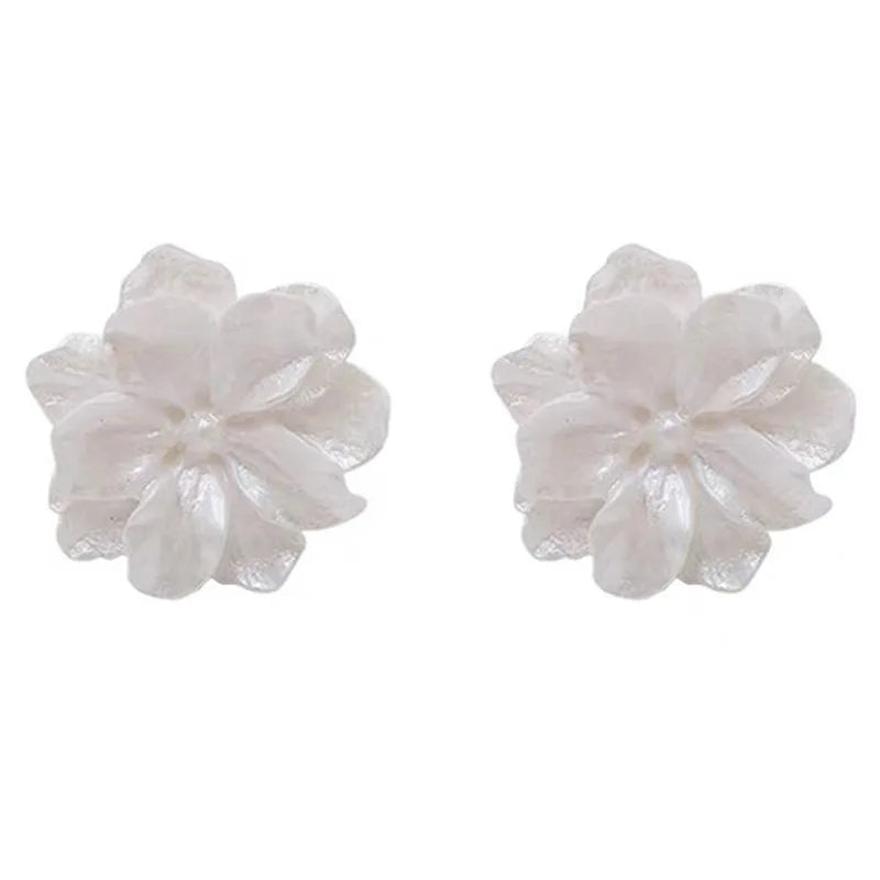 Pendientes de tuerca de flor blanca para mujer, pendiente de flor 2025, nueva moda coreana moderna, accesorios de joyería de fiesta para adolescentes y niñas