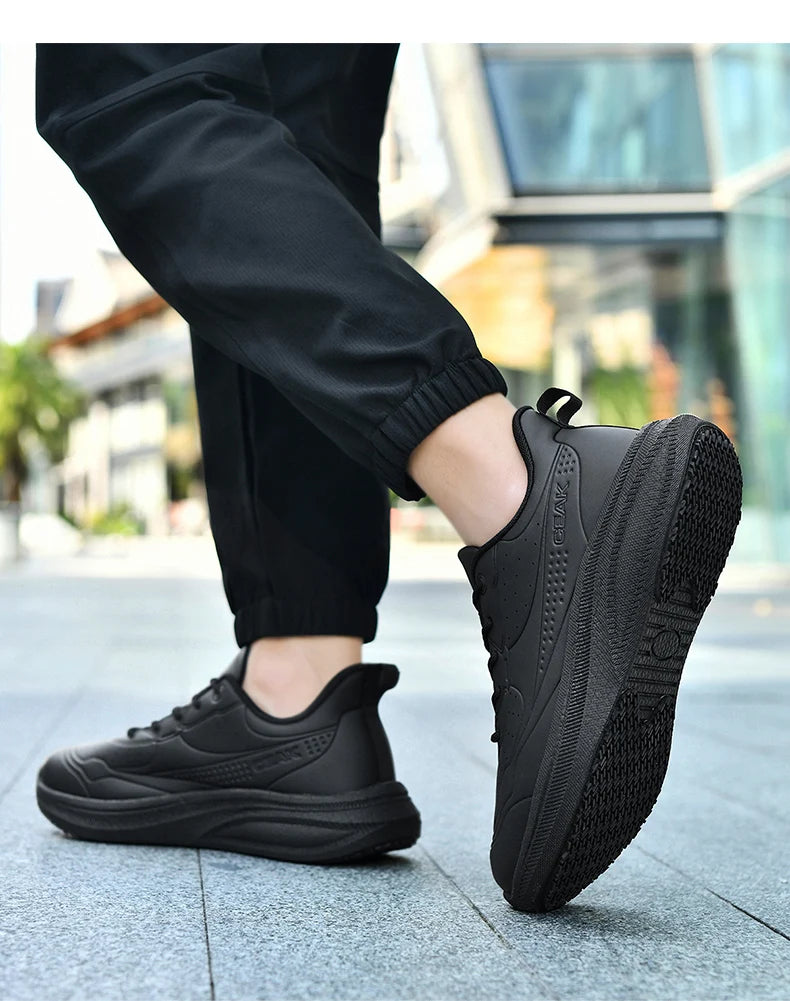 Zapatos de Chef de Hotel para las cuatro estaciones, transpirables, ligeros, antideslizantes, impermeables, a prueba de aceite, zapatos de trabajo de cocina, calzado deportivo informal para exteriores para hombre