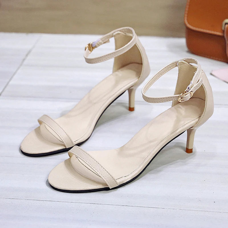 Nuevo Color sólido Simple Sexy elegante banquete fiesta tacones altos verano punta abierta cómoda hebilla sandalias de moda para mujeres