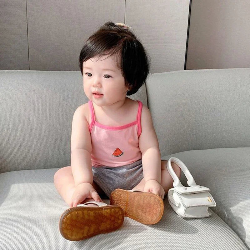 Ropa de verano para niños, camiseta sin mangas bonita de dibujos animados para niñas, chaleco informal coreano, camiseta bonita y dulce, disfraz para niñas 2024